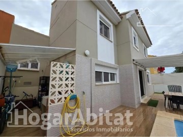 House 4 Bedrooms in Torrent