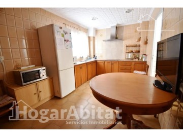 House 3 Bedrooms in Cheste