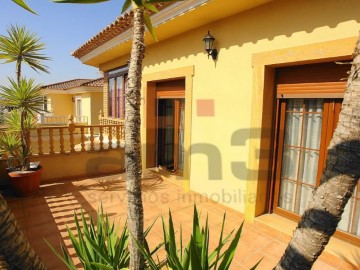 House 6 Bedrooms in Overa