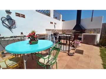 House 3 Bedrooms in El Pego