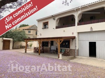 House 4 Bedrooms in Carcaixent