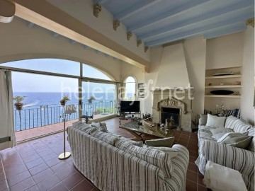 House 4 Bedrooms in Port Salvi - Puntabrava