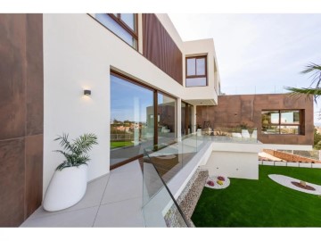 House 5 Bedrooms in Pueblo Levante