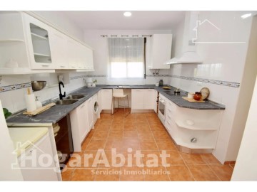 House 3 Bedrooms in Urbanización Montecristina