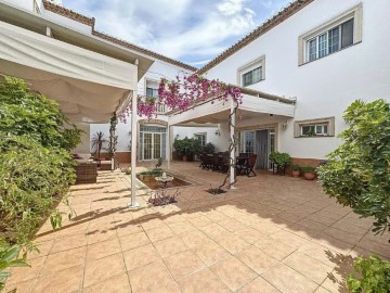 House 5 Bedrooms in Chiva Centro