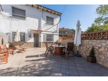 Apartamento 3 Quartos em Sant Fost de Campsentelles