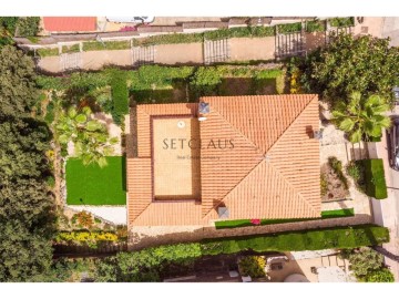 House 4 Bedrooms in Teià