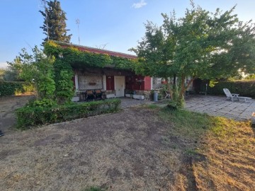 House 5 Bedrooms in Montearagón