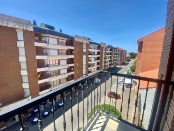 Apartment 4 Bedrooms in La Bañeza