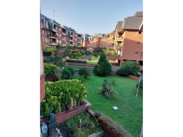 Apartment 4 Bedrooms in Las Arenas-Areeta