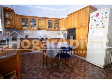 House 5 Bedrooms in Catarroja