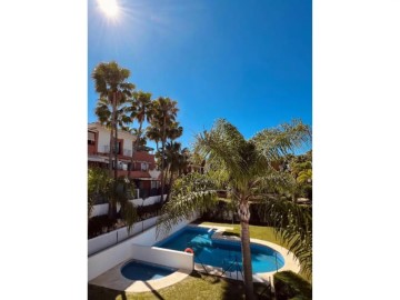 Apartment 3 Bedrooms in La Atalaya