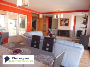 House 5 Bedrooms in Barrio Blanco