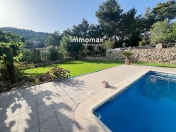 House 7 Bedrooms in Can Olivella