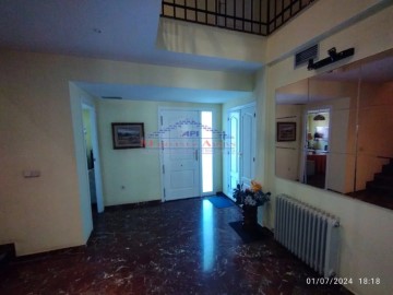 House 5 Bedrooms in Belén - San Roque