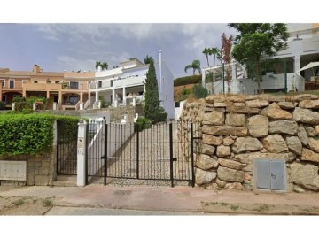 House 3 Bedrooms in La Atalaya