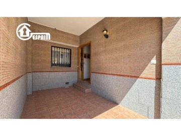 House 2 Bedrooms in Cobeja