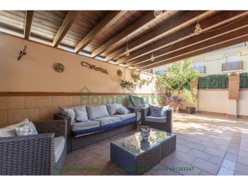 House 4 Bedrooms in Cúllar Vega