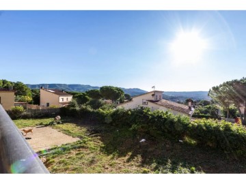 House 4 Bedrooms in Sant Llorenç Savall