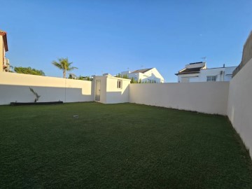 House 3 Bedrooms in Umbrete