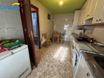 House 3 Bedrooms in Los Balbases