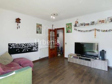 Apartment 3 Bedrooms in Argentona Centro