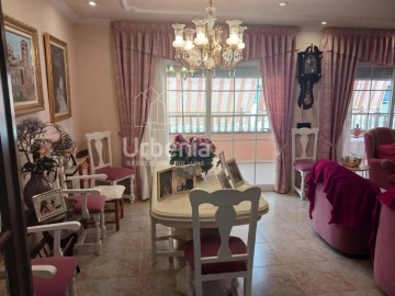 House 6 Bedrooms in Poblenou