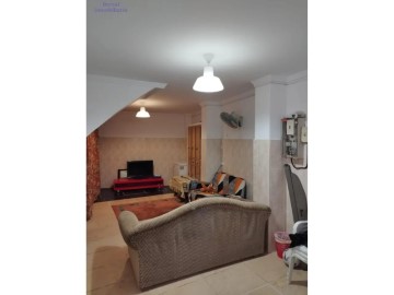 House 5 Bedrooms in Albelda de Iregua