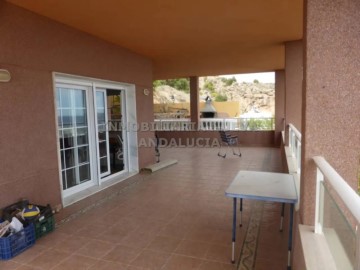 House 4 Bedrooms in Aguadulce