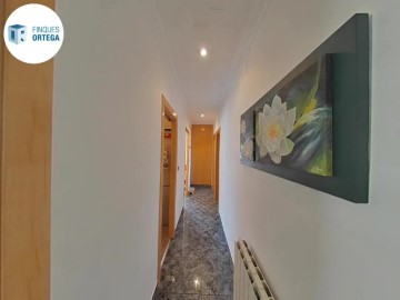 Apartment 3 Bedrooms in Polígon Industrial Z