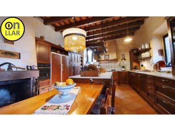 House 5 Bedrooms in Montmany