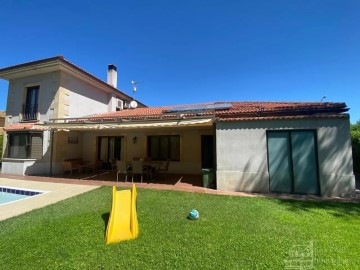 Casa o chalet 4 Habitaciones en Villamayor