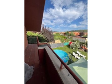 House 3 Bedrooms in Renedo de Esgueva