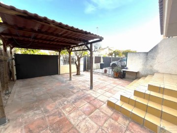 House 4 Bedrooms in Jerez Sur