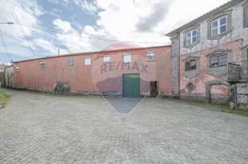 House  in Romãs, Decermilo e Vila Longa