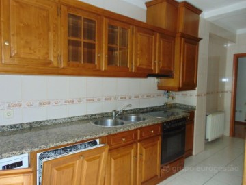 Apartment 4 Bedrooms in Lamego (Almacave e Sé)