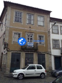 Building in Braga (São Vicente)