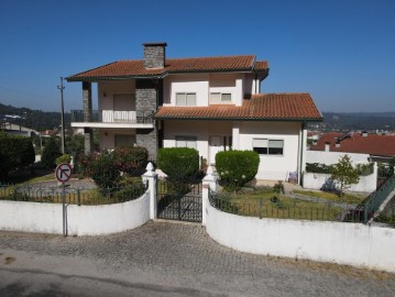 House 5 Bedrooms in Lousã e Vilarinho