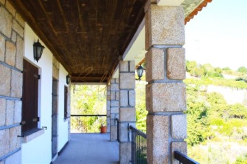 House 5 Bedrooms in Lamego (Almacave e Sé)