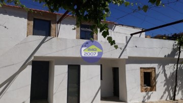 Maisons de campagne 5 Chambres à Nogueira do Cravo e Pindelo