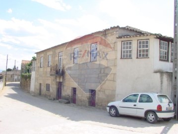 Quintas e casas rústicas em Vilares e Carnicães