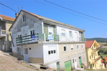 Maison 8 Chambres à Montalegre e Padroso