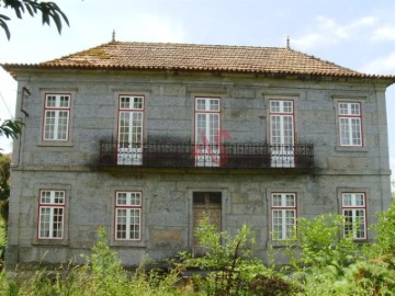 Quintas e casas rústicas 10 Quartos em Serzedo e Calvos