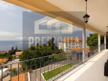 House 3 Bedrooms in Monte