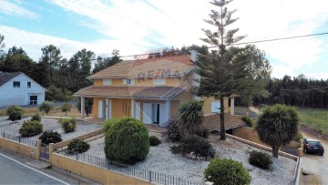 House 4 Bedrooms in Bordonhos