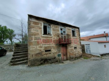 Moradia 2 Quartos em Juncais, Vila Ruiva e Vila Soeiro do Chão