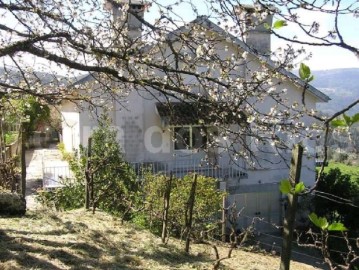 House 4 Bedrooms in Arganil