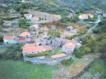 Quintas e casas rústicas em Aboim da Nóbrega e Gondomar