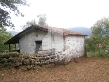 Quintas e casas rústicas em Verim, Friande e Ajude