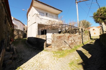 Maison 2 Chambres à Fornelo do Monte